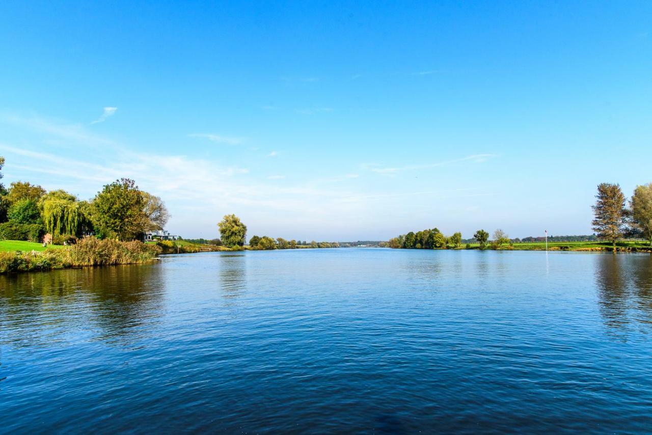 Vakantie Aan De Maas Broekhuizen  Exterior foto